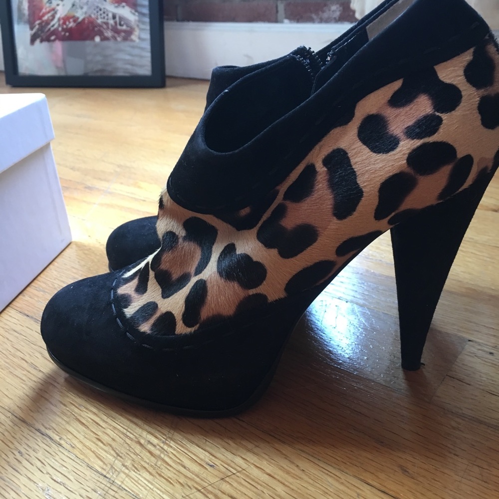 Christian Dior leopard bootie size 37 - never worn